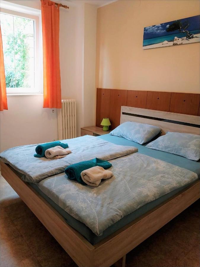 Apartmaji Pri Bosi Nogi Izola Exterior foto